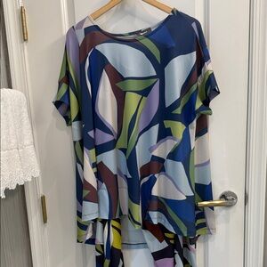 Abstract Multicolor Short-Sleeve Tunic Top - Navy Multi and pants.